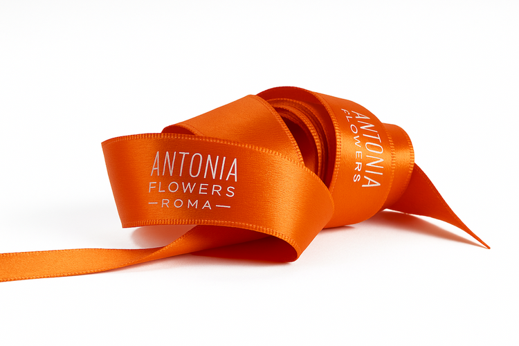 Nastro arancione Antonia Flowers Roma con logo bianco